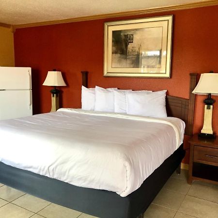 Americas Best Value Inn North Port Esterno foto