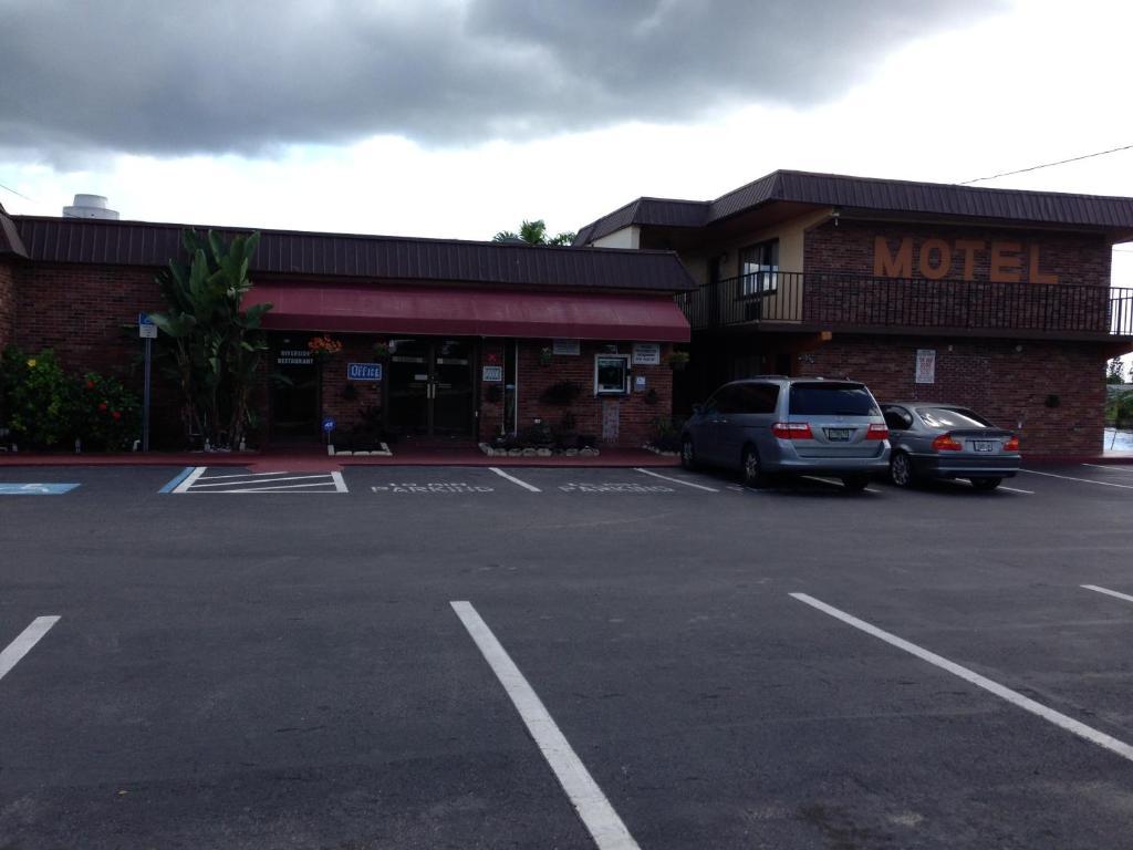 Americas Best Value Inn North Port Esterno foto
