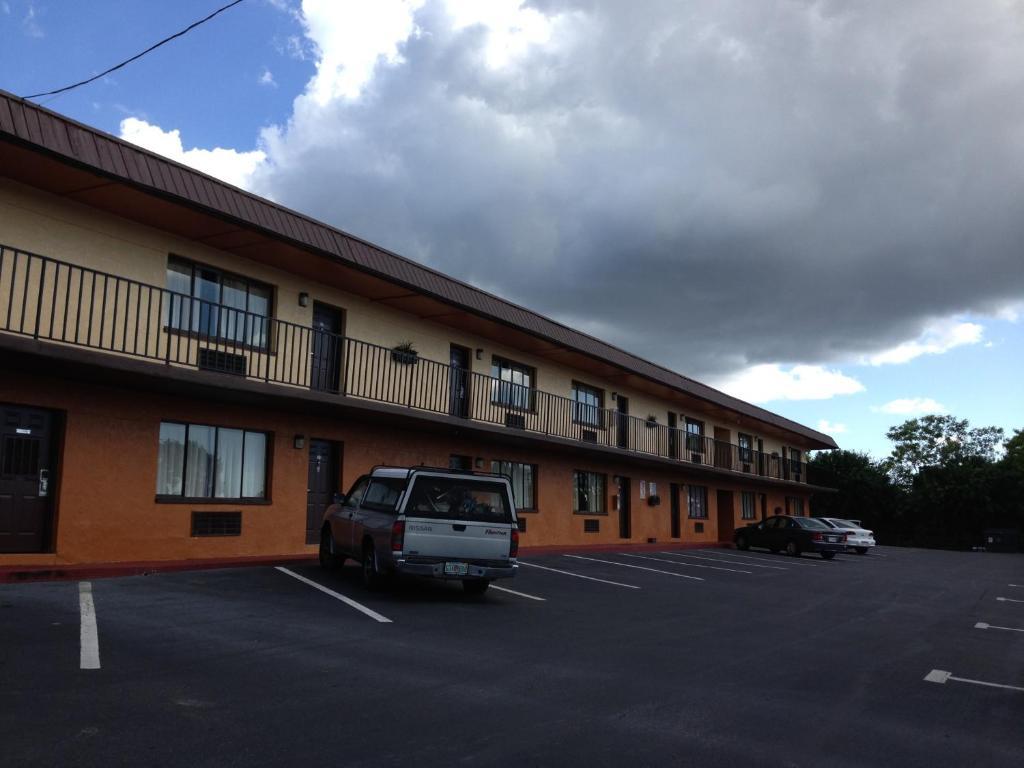 Americas Best Value Inn North Port Esterno foto
