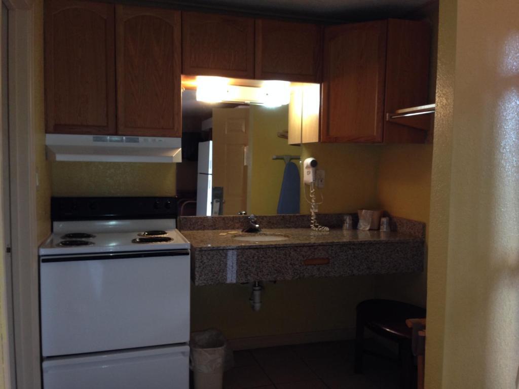 Americas Best Value Inn North Port Esterno foto